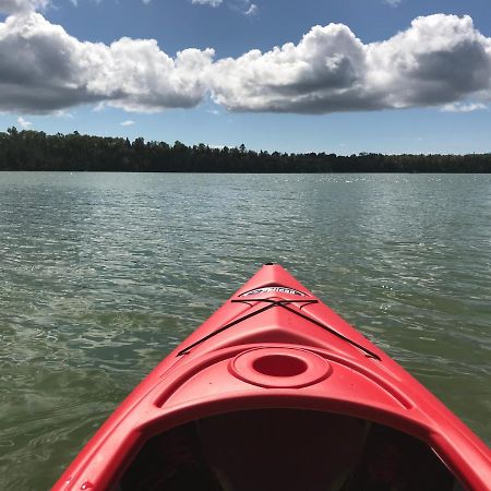 Lakefront Hope Lodge Miller Lake Экстерьер фото