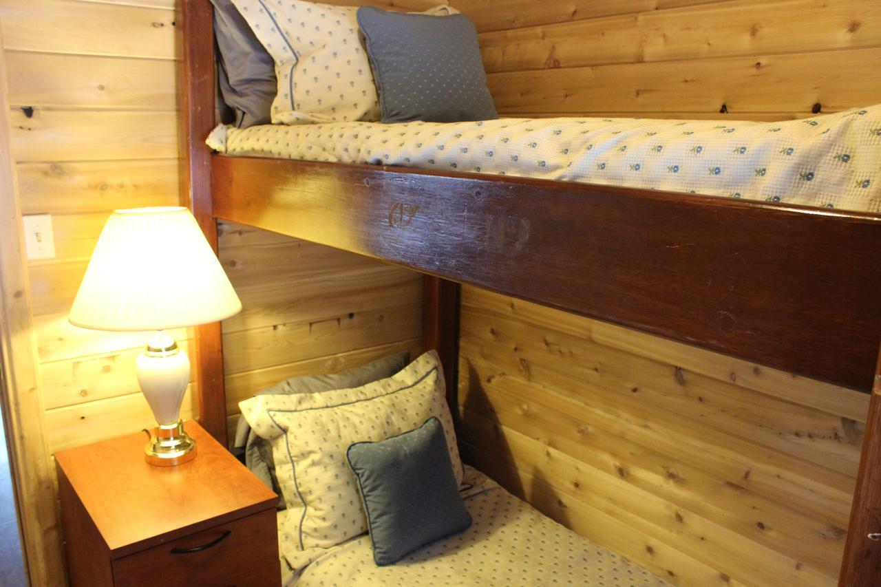 Lakefront Hope Lodge Miller Lake Экстерьер фото