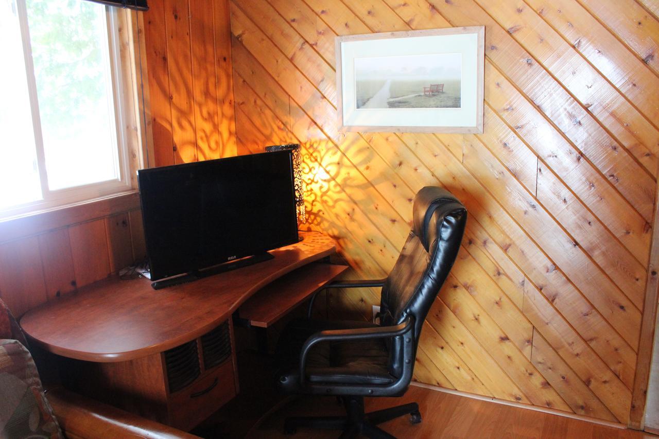 Lakefront Hope Lodge Miller Lake Экстерьер фото