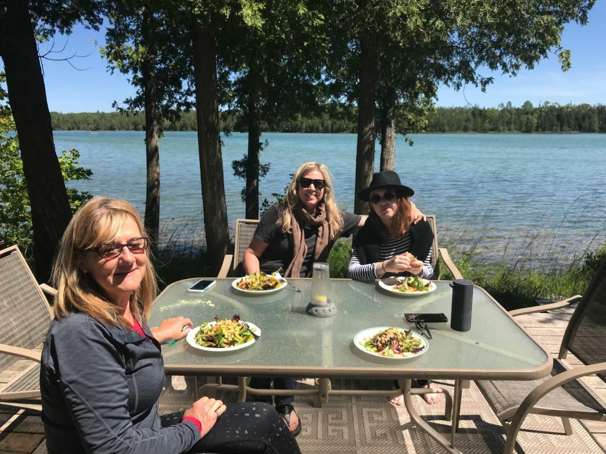 Lakefront Hope Lodge Miller Lake Экстерьер фото