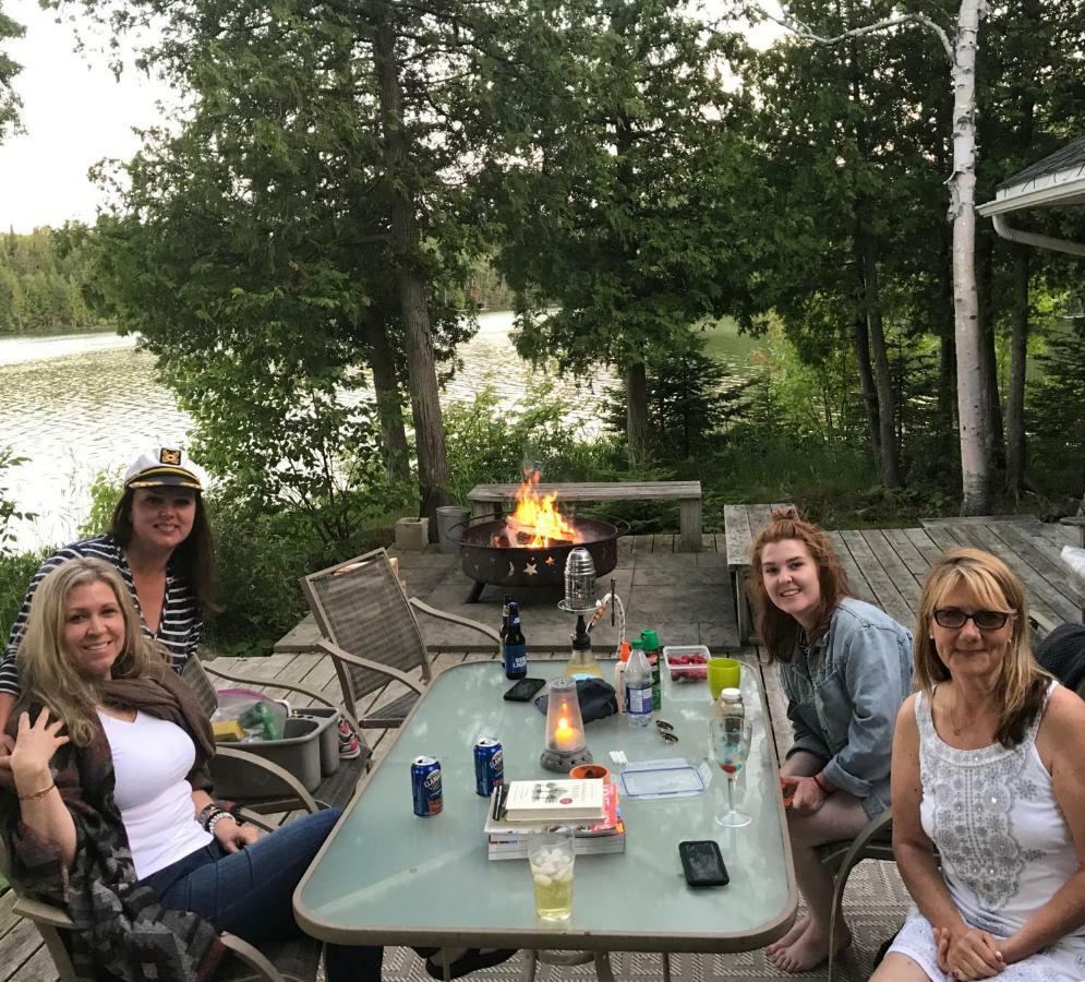 Lakefront Hope Lodge Miller Lake Экстерьер фото
