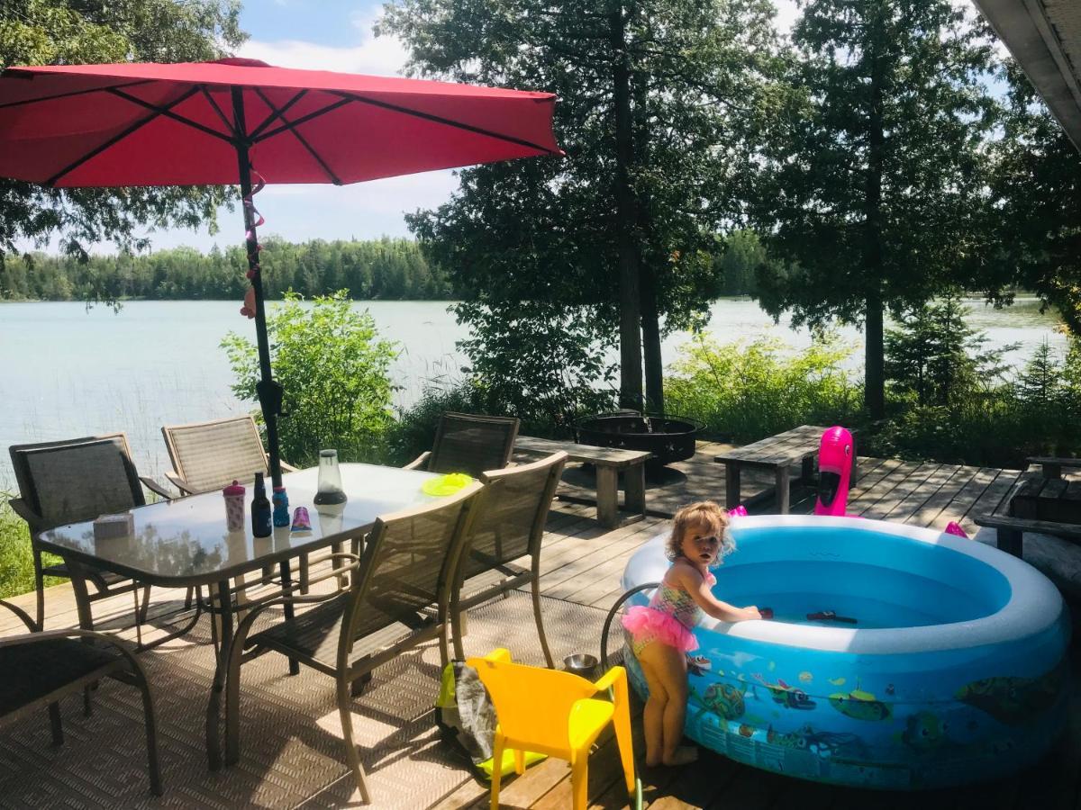 Lakefront Hope Lodge Miller Lake Экстерьер фото