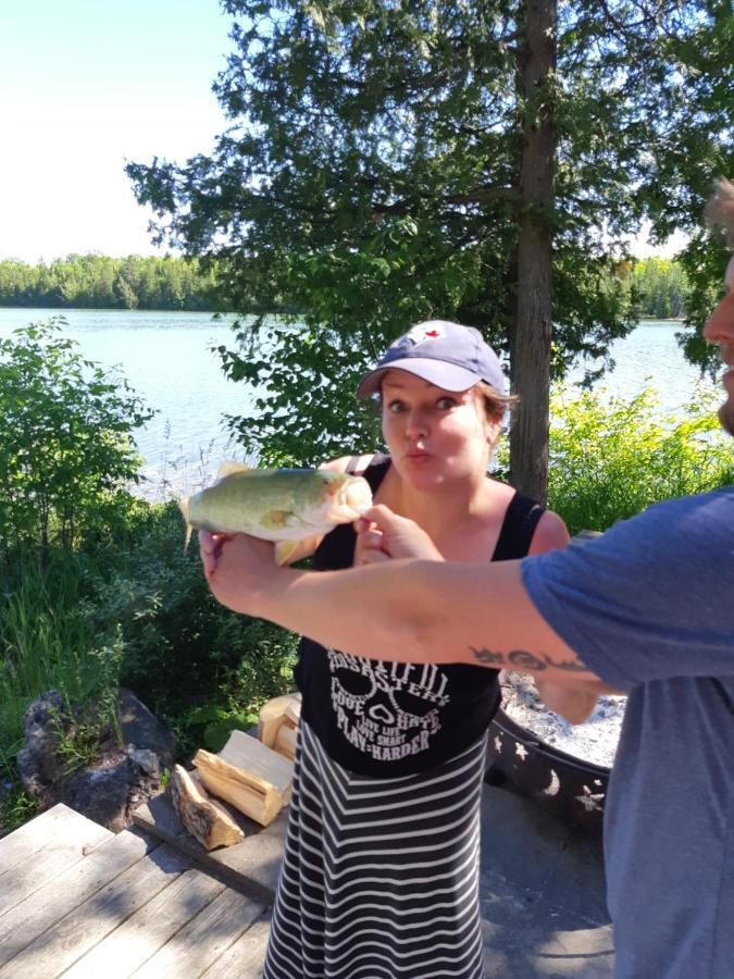Lakefront Hope Lodge Miller Lake Экстерьер фото